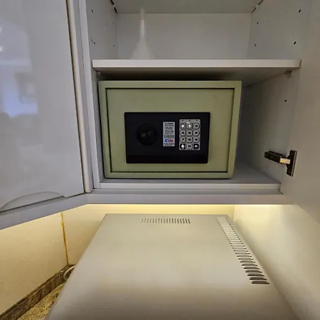 Stunning 2 Bedroom Penthouse With Sea View K213