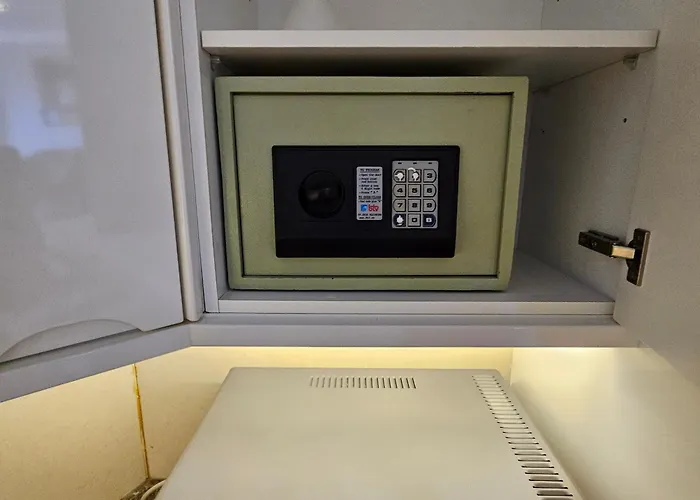 Stunning 2 Bedroom Penthouse With Sea View K213