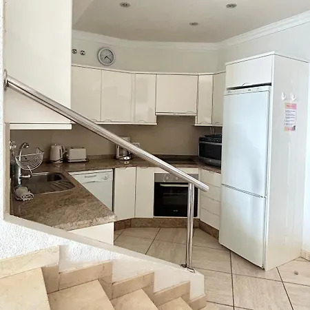 Stunning 2 Bedroom Penthouse With Sea View K213 Appartamento