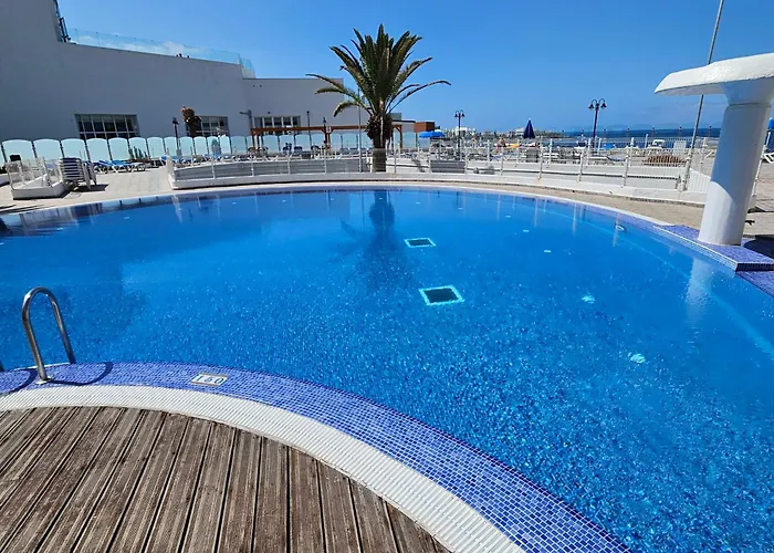 Stunning 2 Bedroom Penthouse With Sea View K213