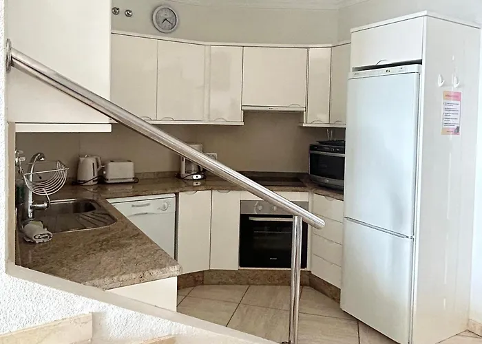 Stunning 2 Bedroom Penthouse With Sea View K213 Апартаменти